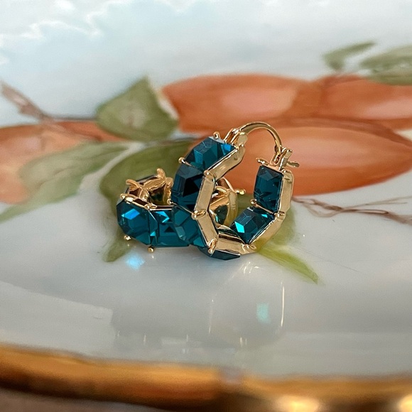 ✨Anthropologie Cecilia Earrings - Picture 8 of 11